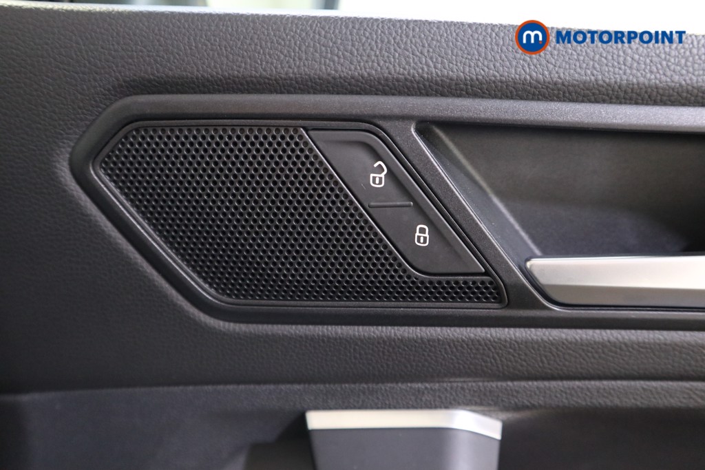 Volkswagen Tiguan R-Line Automatic Petrol SUV - Stock Number (1621405) - 15th supplementary image