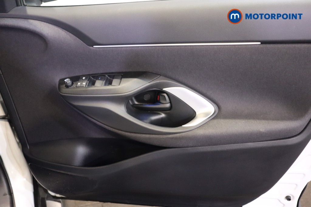 Toyota Yaris Cross Design Automatic Petrol-Electric Hybrid Estate - Stock Number (1621434) - 13th supplementary image