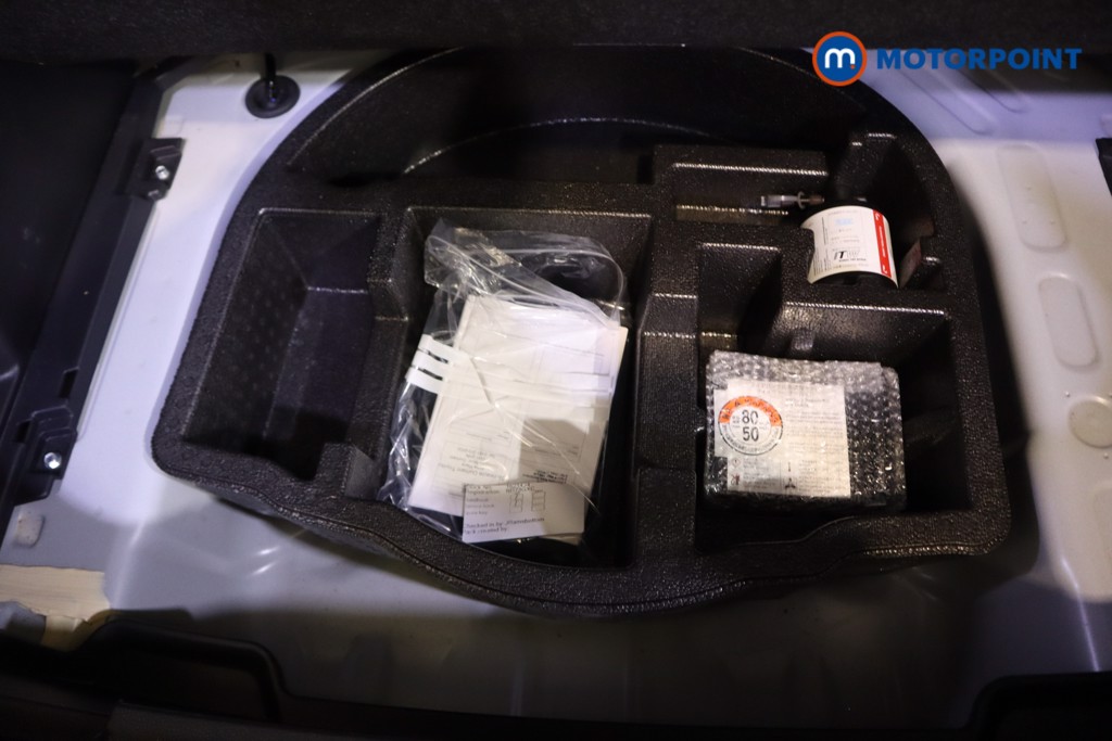 Toyota Yaris Cross Design Automatic Petrol-Electric Hybrid Estate - Stock Number (1621434) - 28th supplementary image