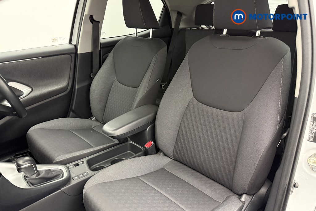 Toyota Yaris Design Automatic Petrol-Electric Hybrid Hatchback - Stock Number (1622027) - 3rd supplementary image