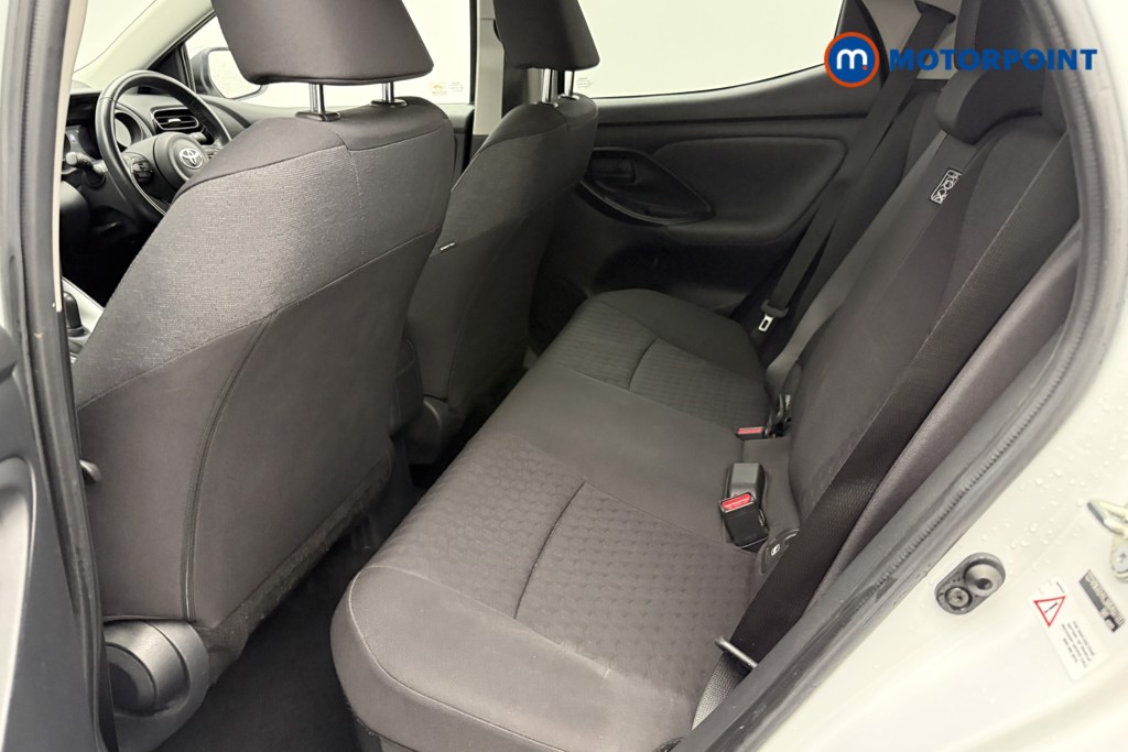 Toyota Yaris Design Automatic Petrol-Electric Hybrid Hatchback - Stock Number (1622027) - 4th supplementary image