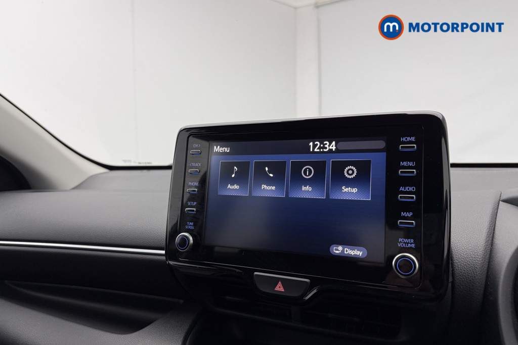 Toyota Yaris Design Automatic Petrol-Electric Hybrid Hatchback - Stock Number (1622027) - 11th supplementary image