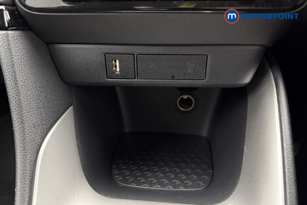 Toyota Yaris Design Automatic Petrol-Electric Hybrid Hatchback - Stock Number (1622027) - 14th supplementary image