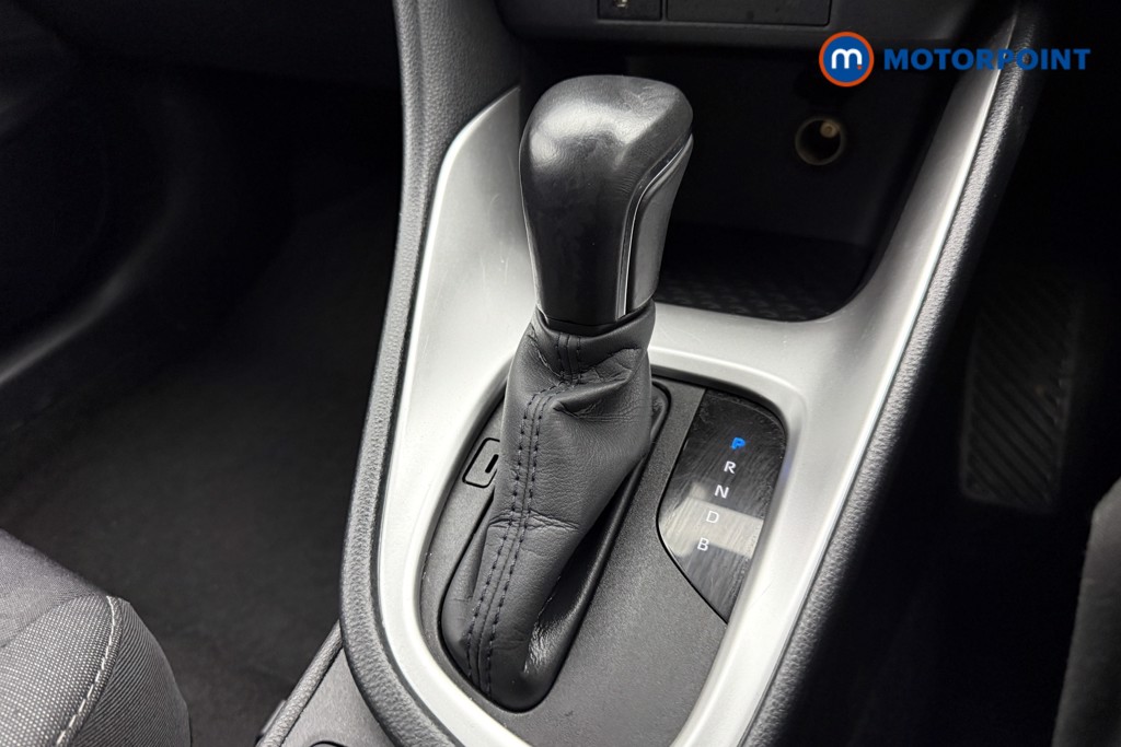 Toyota Yaris Design Automatic Petrol-Electric Hybrid Hatchback - Stock Number (1622027) - 15th supplementary image