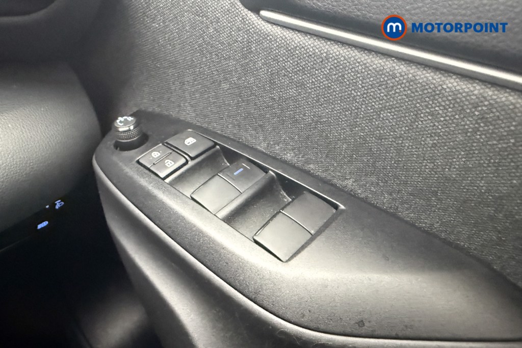 Toyota Yaris Design Automatic Petrol-Electric Hybrid Hatchback - Stock Number (1622027) - 17th supplementary image