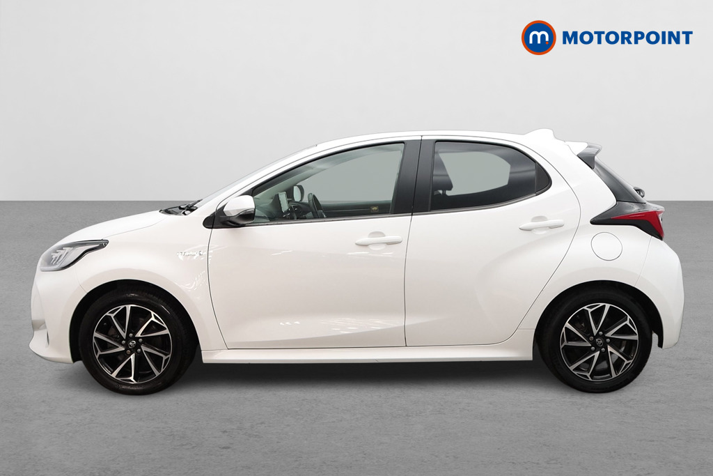 Toyota Yaris Design Automatic Petrol-Electric Hybrid Hatchback - Stock Number (1622027) - Passenger side