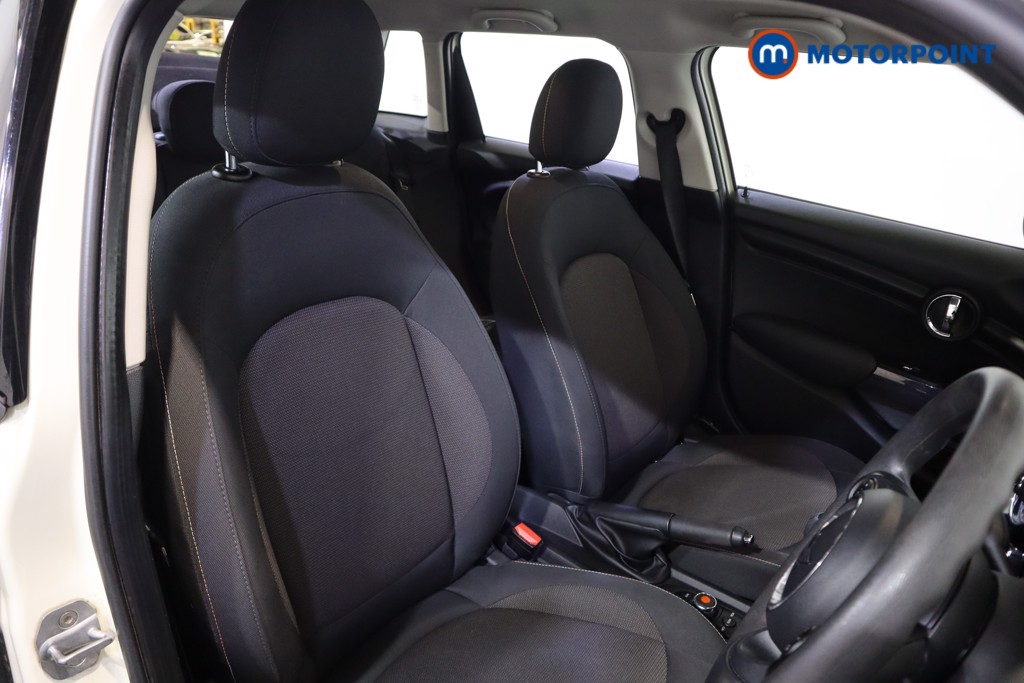 Mini Hatchback Cooper Classic Manual Petrol Hatchback - Stock Number (1623099) - 7th supplementary image