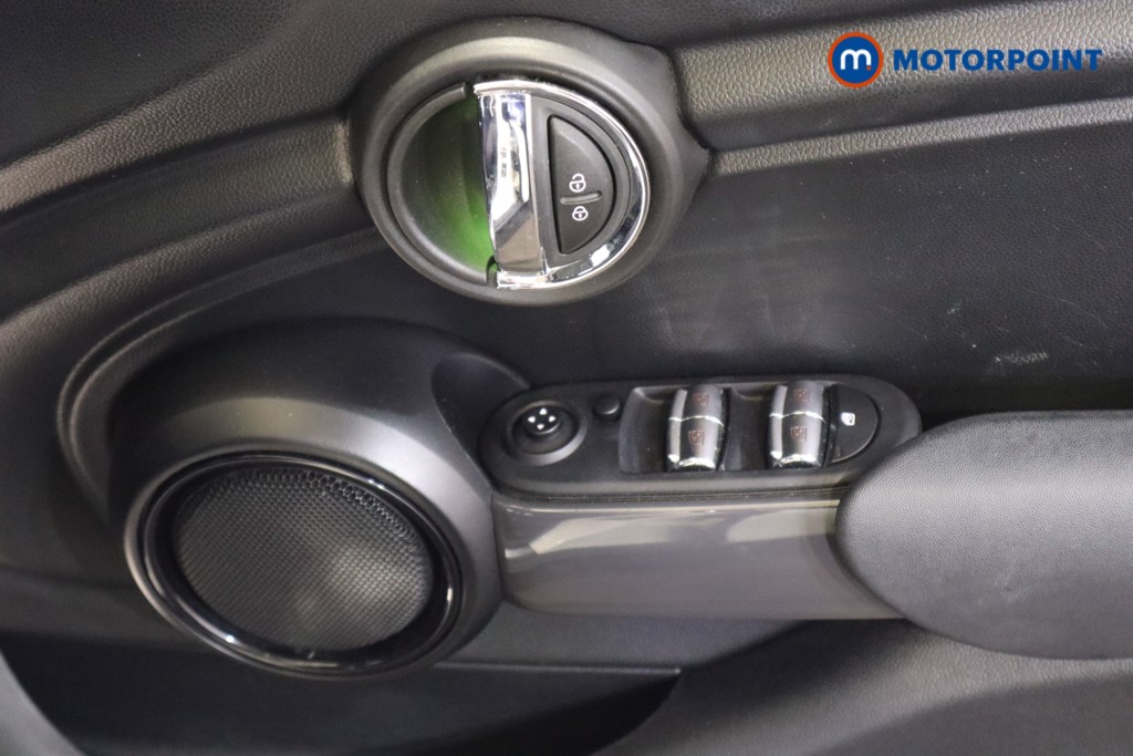 Mini Hatchback Cooper Classic Manual Petrol Hatchback - Stock Number (1623099) - 15th supplementary image