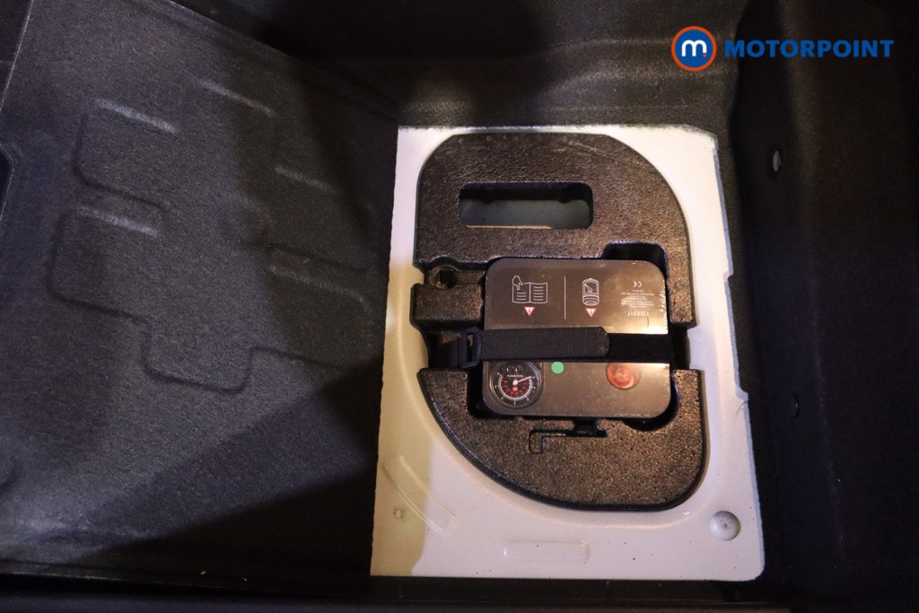 Mini Hatchback Cooper Classic Manual Petrol Hatchback - Stock Number (1623099) - 28th supplementary image