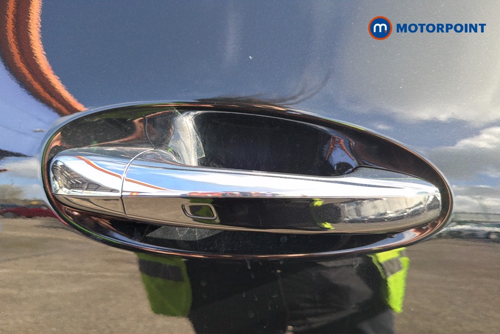 Mercedes-Benz GLA Amg Line Automatic Petrol SUV - Stock Number (1623151) - 42nd supplementary image