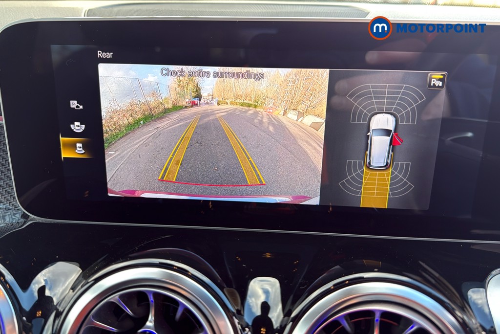 Mercedes-Benz GLB Amg Line Automatic Petrol SUV - Stock Number (1624187) - 13th supplementary image