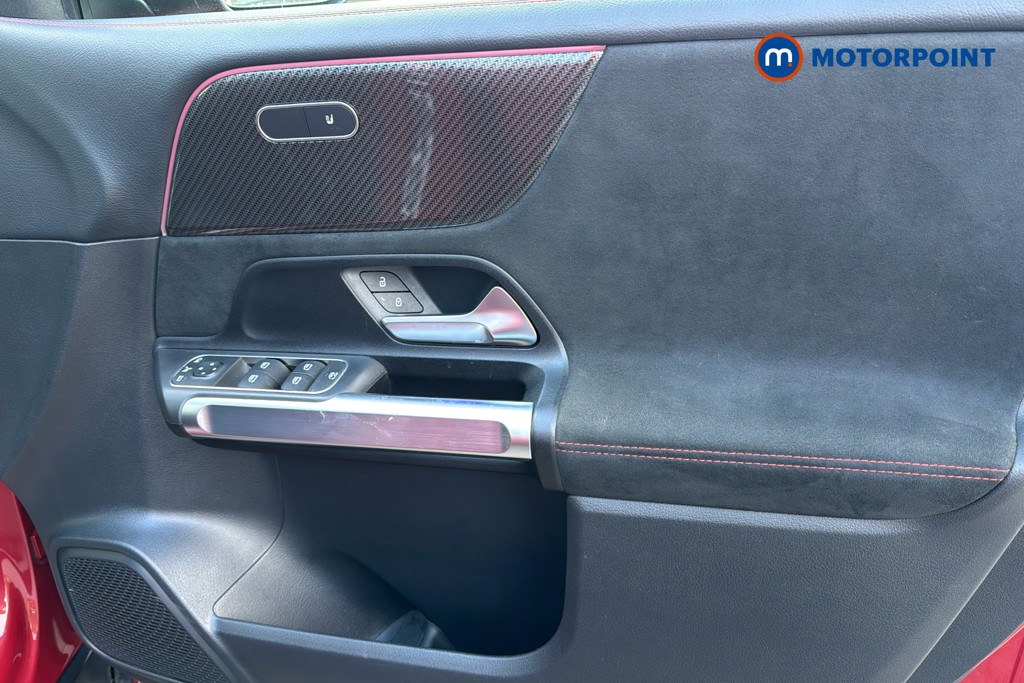 Mercedes-Benz GLB Amg Line Automatic Petrol SUV - Stock Number (1624187) - 19th supplementary image