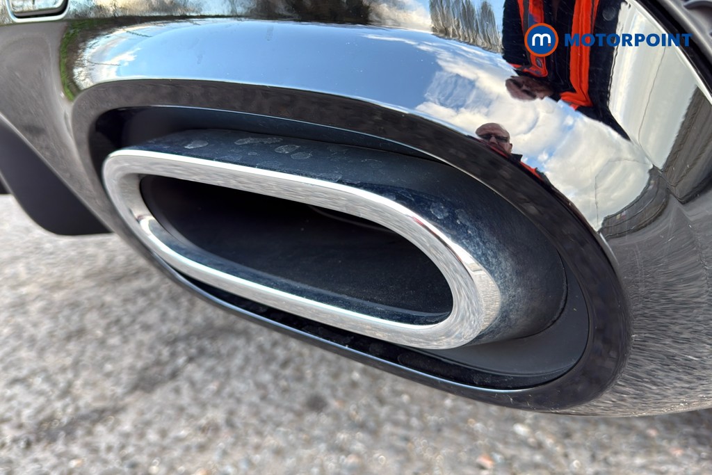 Mercedes-Benz GLB Amg Line Automatic Petrol SUV - Stock Number (1624187) - 39th supplementary image