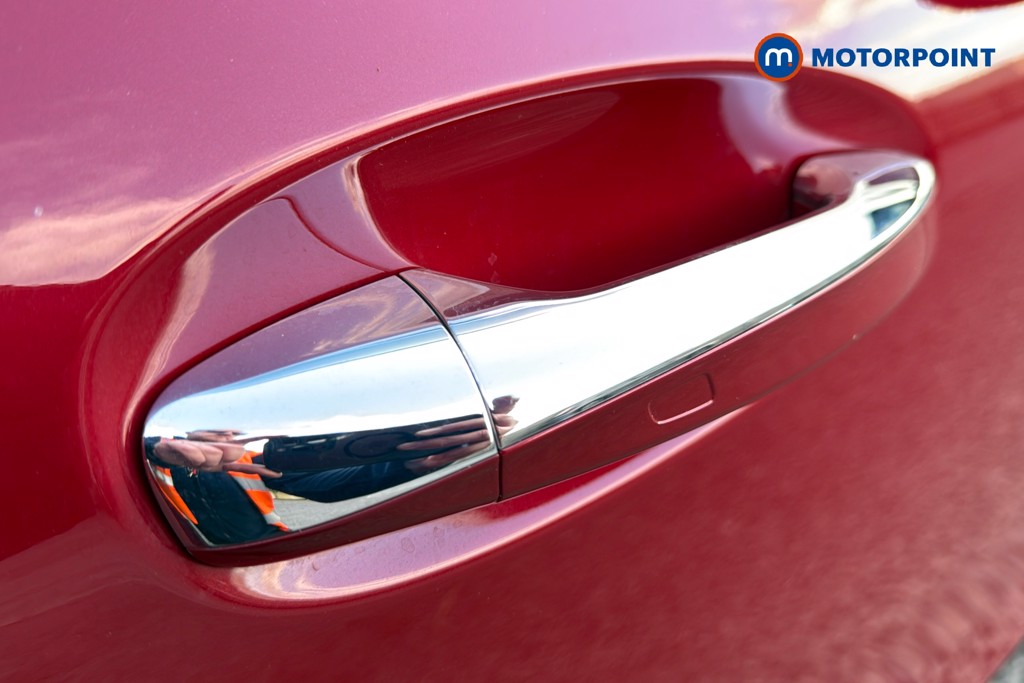 Mercedes-Benz GLB Amg Line Automatic Petrol SUV - Stock Number (1624187) - 42nd supplementary image