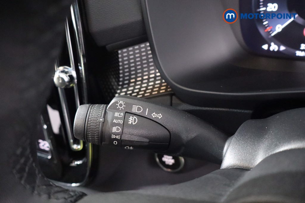 Volvo Xc40 R Design Manual Petrol SUV - Stock Number (1625560) - 15th supplementary image