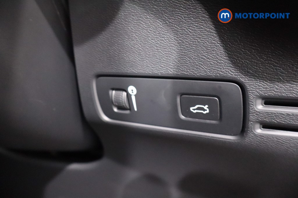 Volvo Xc40 R Design Manual Petrol SUV - Stock Number (1625560) - 17th supplementary image