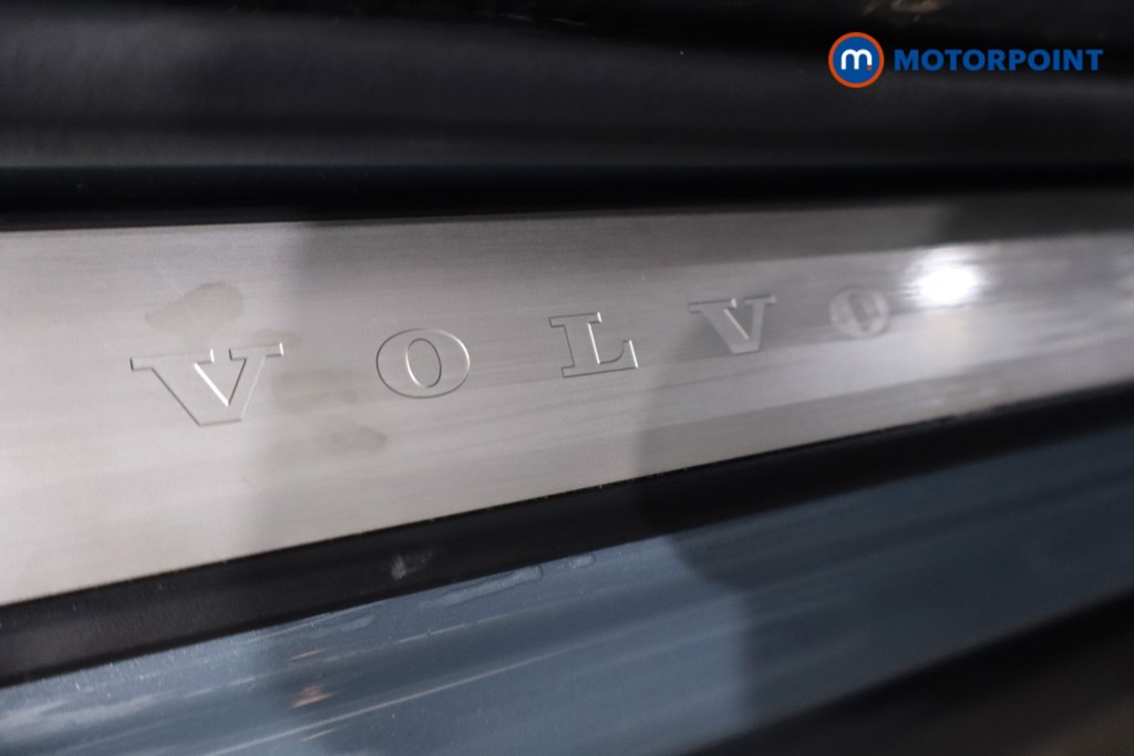 Volvo Xc40 R Design Manual Petrol SUV - Stock Number (1625560) - 23rd supplementary image