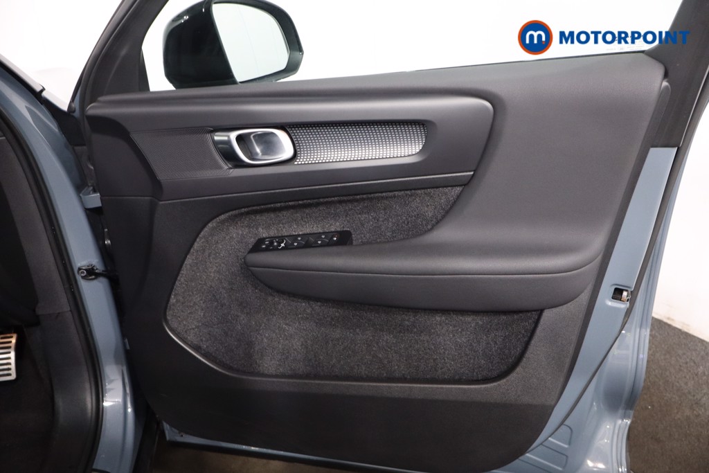 Volvo Xc40 R Design Manual Petrol SUV - Stock Number (1625560) - 24th supplementary image