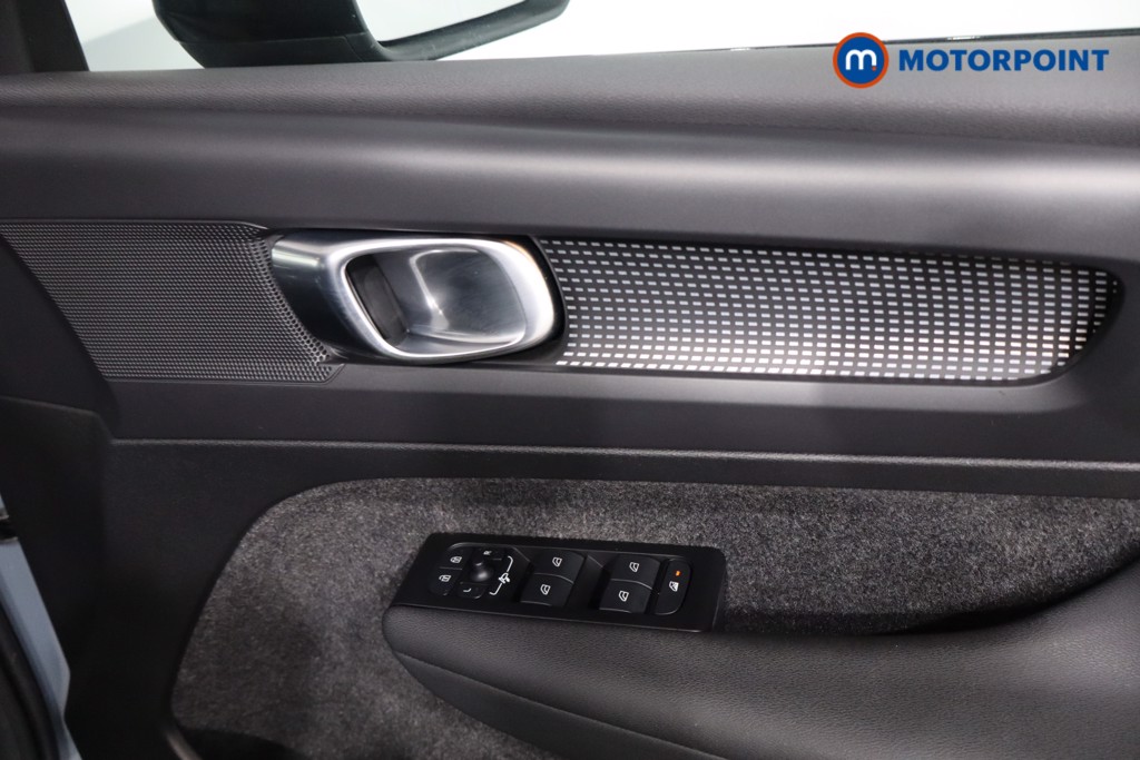 Volvo Xc40 R Design Manual Petrol SUV - Stock Number (1625560) - 25th supplementary image