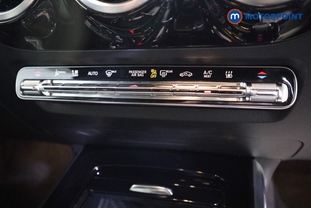 Mercedes-Benz GLA Exclusive Edition Automatic Petrol Plug-In Hybrid SUV - Stock Number (1595784) - 9th supplementary image