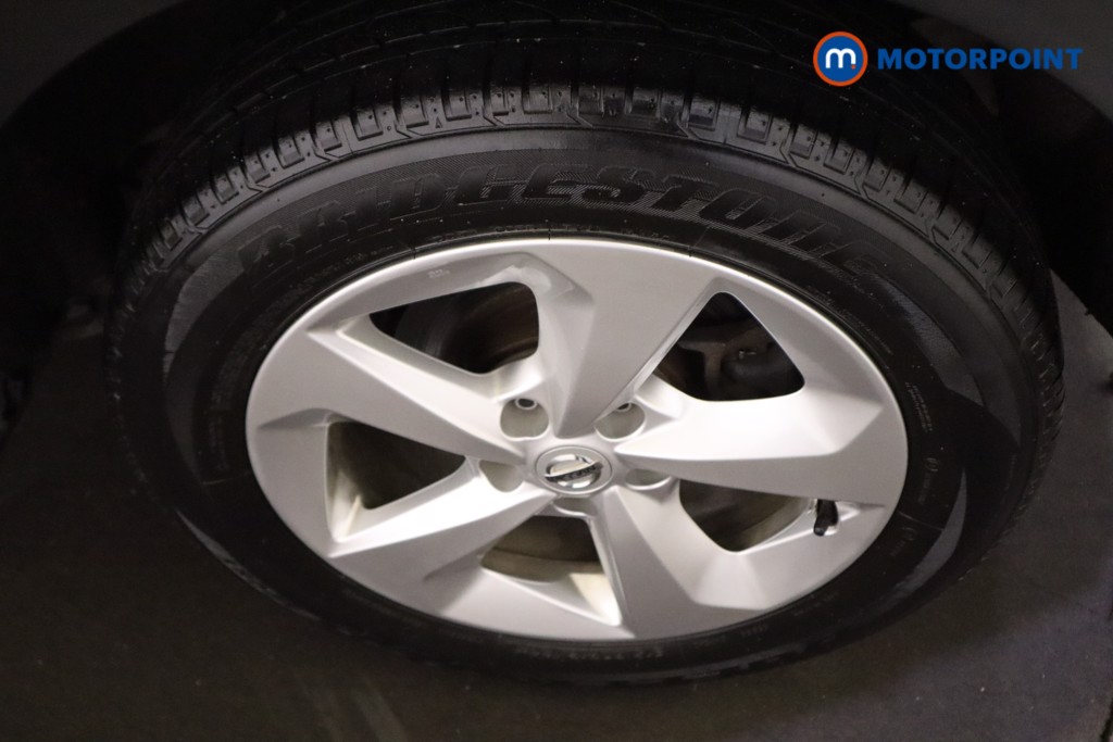 Nissan Qashqai Acenta Premium Manual Petrol SUV - Stock Number (1612390) - 9th supplementary image