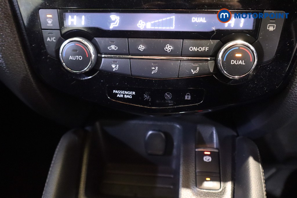 Nissan Qashqai Acenta Premium Manual Petrol SUV - Stock Number (1612390) - 21st supplementary image