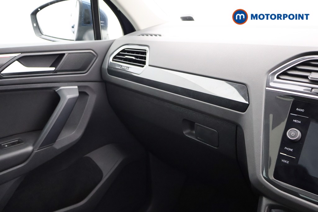 Volkswagen Tiguan Elegance Automatic Petrol SUV - Stock Number (1612778) - 6th supplementary image
