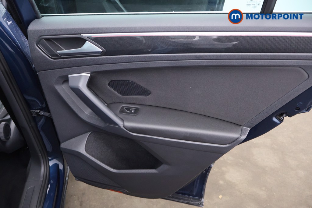 Volkswagen Tiguan Elegance Automatic Petrol SUV - Stock Number (1612778) - 13th supplementary image
