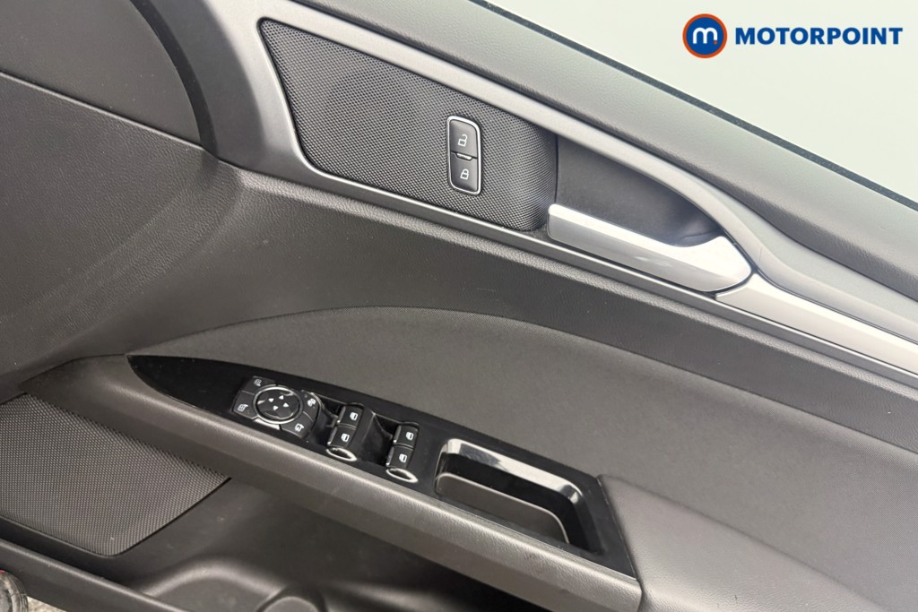 Ford Mondeo Zetec Manual Petrol Hatchback - Stock Number (1616243) - 9th supplementary image