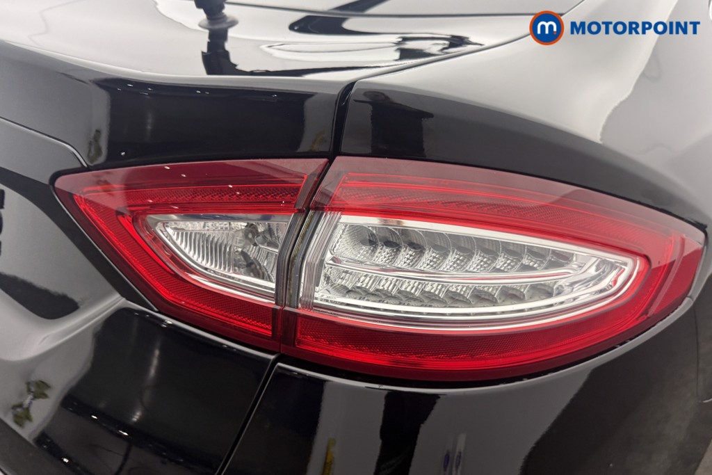 Ford Mondeo Zetec Manual Petrol Hatchback - Stock Number (1616243) - 16th supplementary image