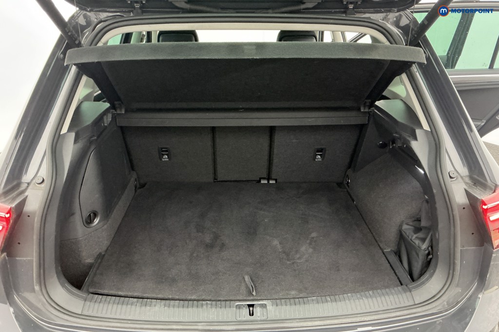 Volkswagen Tiguan Elegance Automatic Petrol Plug-In Hybrid SUV - Stock Number (1616616) - 3rd supplementary image