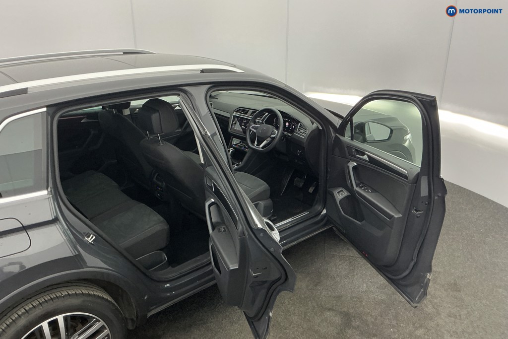 Volkswagen Tiguan Elegance Automatic Petrol Plug-In Hybrid SUV - Stock Number (1616616) - 5th supplementary image