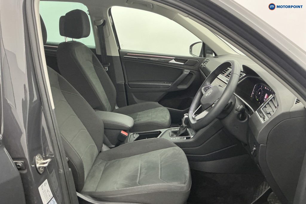 Volkswagen Tiguan Elegance Automatic Petrol Plug-In Hybrid SUV - Stock Number (1616616) - 7th supplementary image