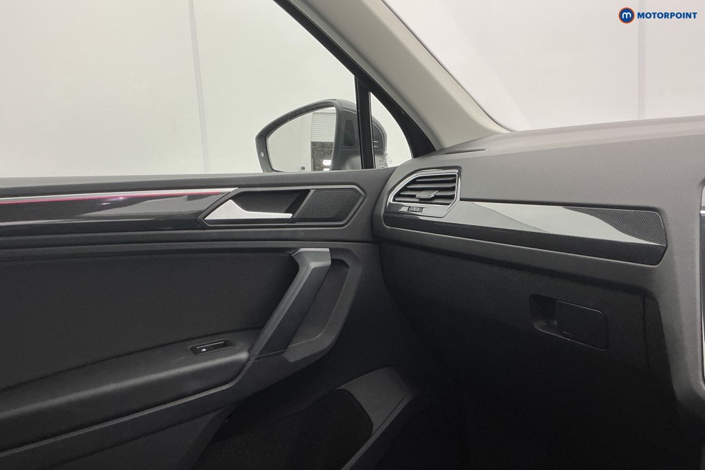 Volkswagen Tiguan Elegance Automatic Petrol Plug-In Hybrid SUV - Stock Number (1616616) - 23rd supplementary image