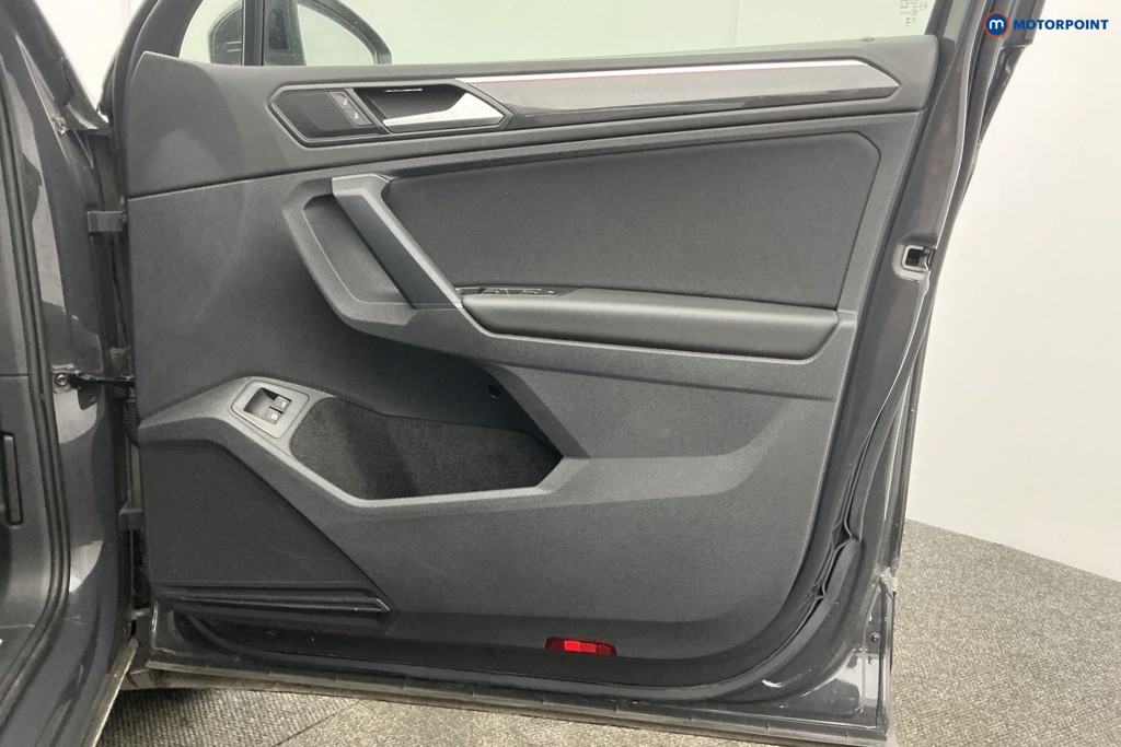 Volkswagen Tiguan Elegance Automatic Petrol Plug-In Hybrid SUV - Stock Number (1616616) - 27th supplementary image