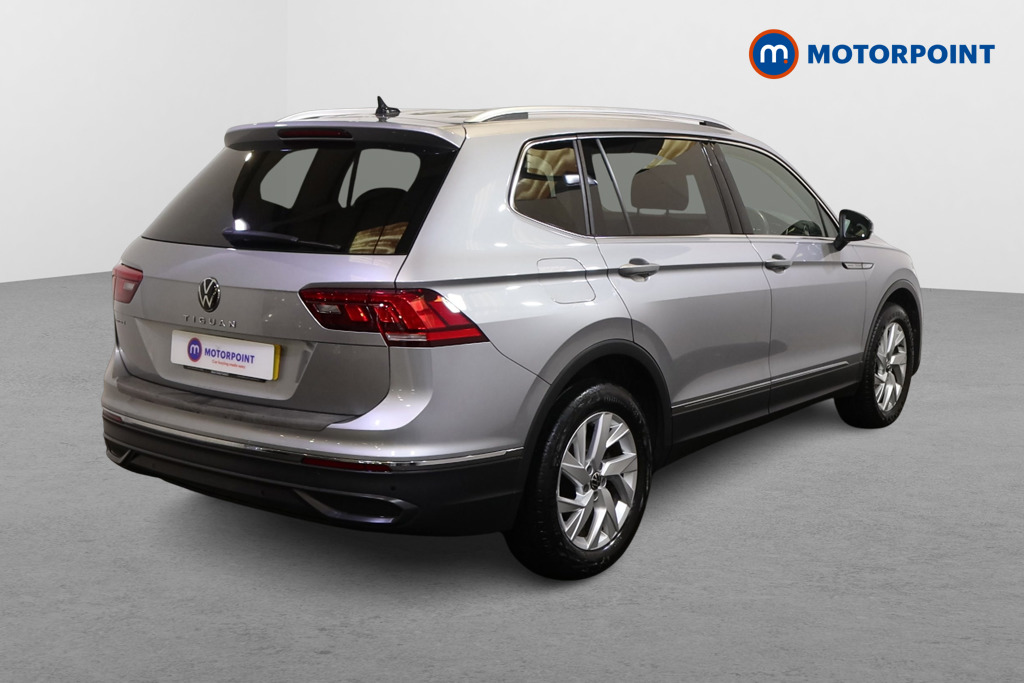 Volkswagen Tiguan Allspace Life Automatic Diesel SUV - Stock Number (1617402) - Drivers side rear corner