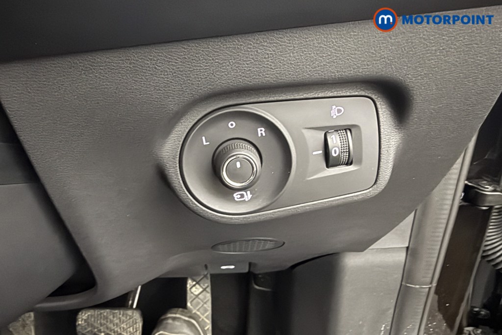 Mg Motor Uk ZS Trophy Automatic Petrol-Electric Hybrid SUV - Stock Number (1617581) - 7th supplementary image