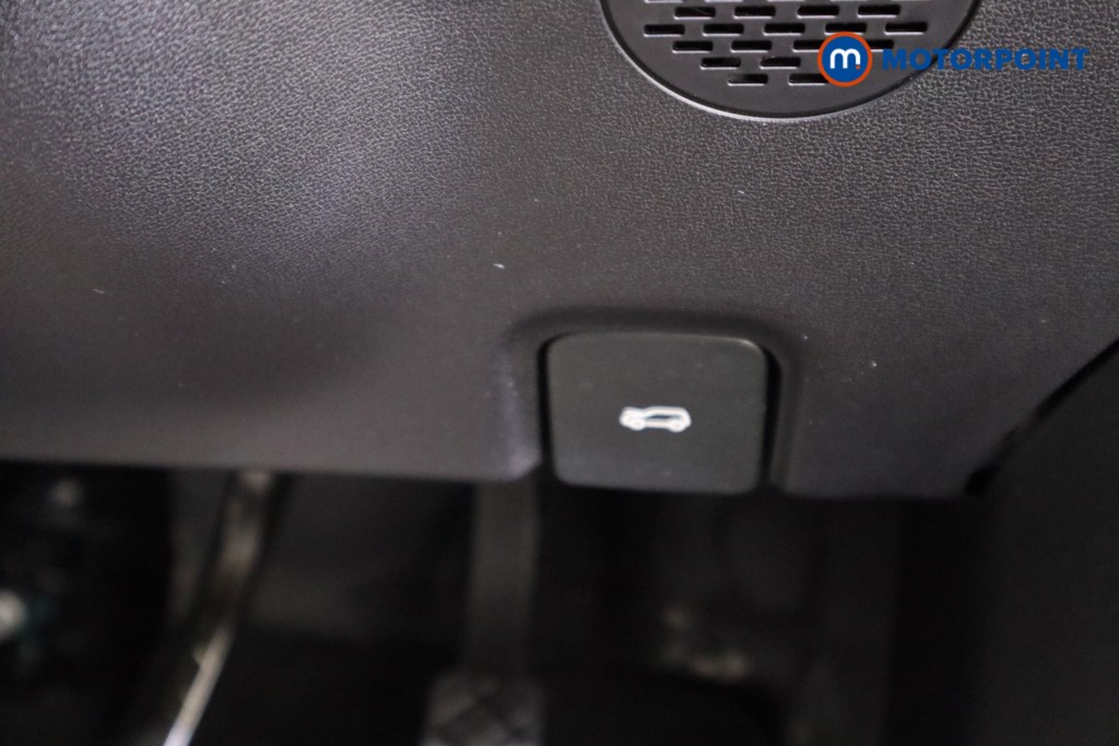 Mg Motor Uk ZS Trophy Automatic Petrol-Electric Hybrid SUV - Stock Number (1617670) - 11th supplementary image