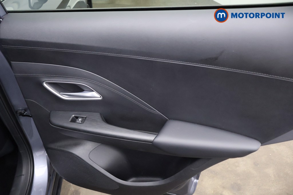 Mg Motor Uk ZS Trophy Automatic Petrol-Electric Hybrid SUV - Stock Number (1618054) - 13th supplementary image