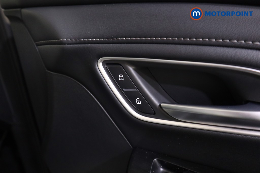 Mg Motor Uk ZS Trophy Automatic Petrol-Electric Hybrid SUV - Stock Number (1618438) - 13th supplementary image