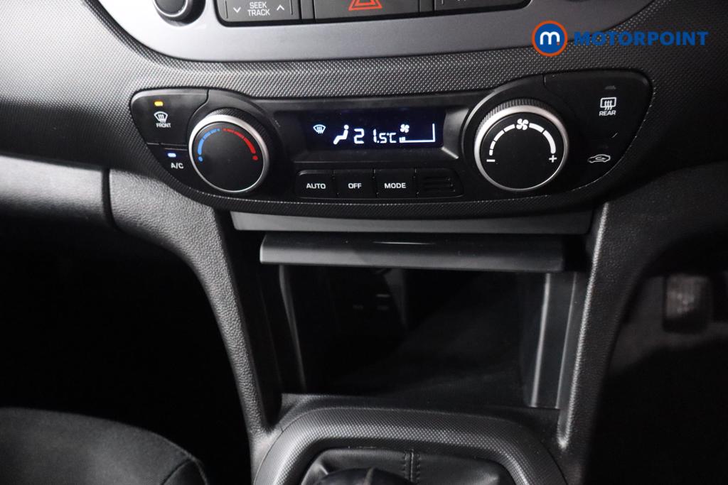 Hyundai I10 Premium Manual Petrol Hatchback - Stock Number (1618538) - 14th supplementary image
