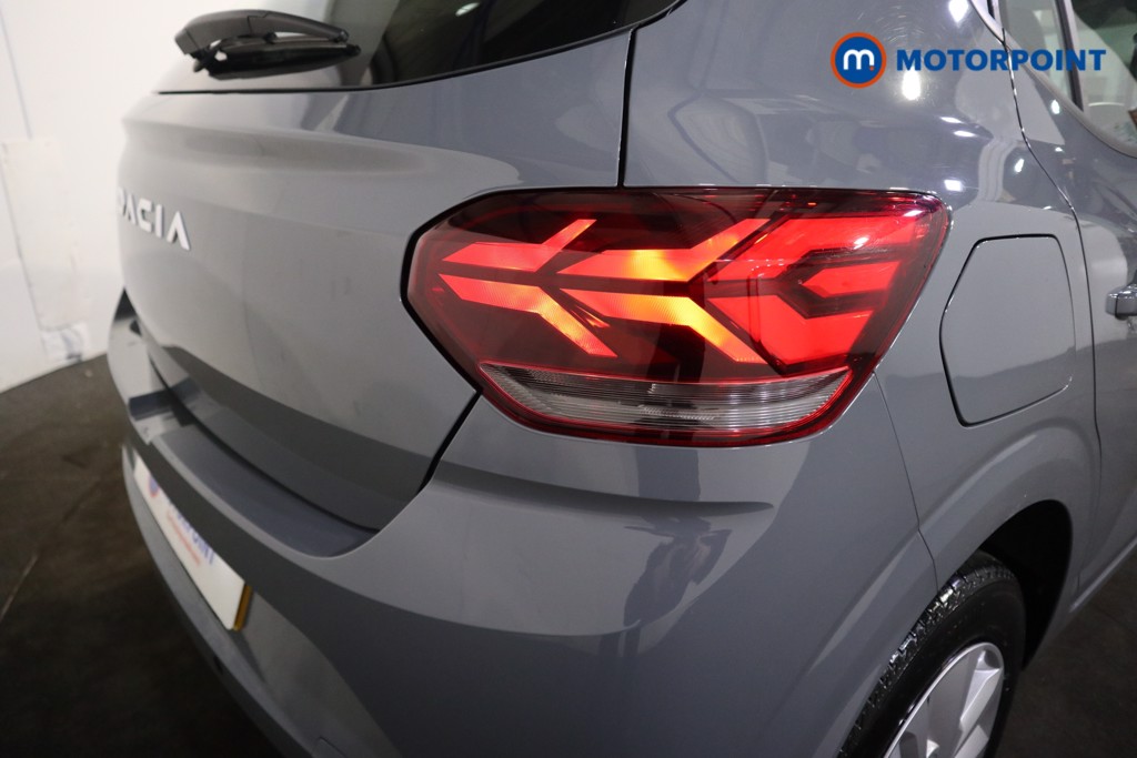 Dacia Sandero Expression Manual Petrol Hatchback - Stock Number (1619031) - 28th supplementary image