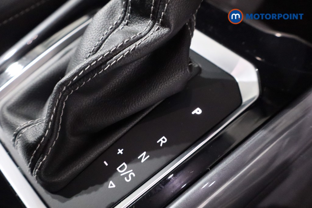 Volkswagen T-Roc R-Line Automatic Petrol SUV - Stock Number (1619603) - 23rd supplementary image