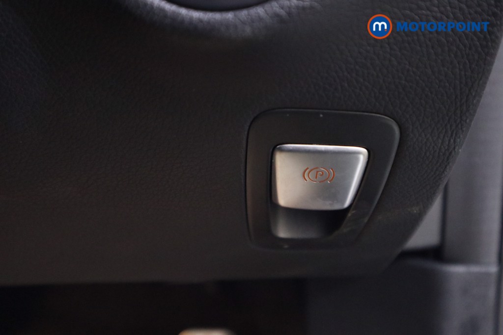 Mercedes-Benz C Class Amg Line Automatic Petrol Saloon - Stock Number (1619776) - 12th supplementary image