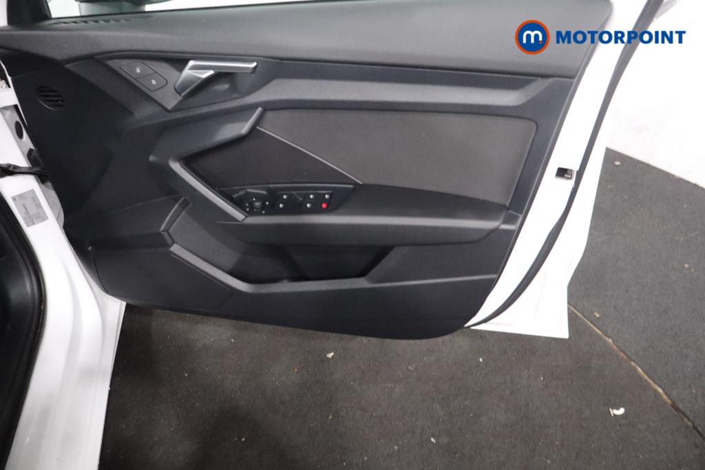 Audi A3 Technik Manual Petrol Hatchback - Stock Number (1619889) - 11th supplementary image