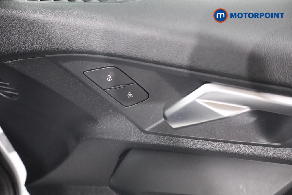 Audi A3 Technik Manual Petrol Hatchback - Stock Number (1619889) - 13th supplementary image