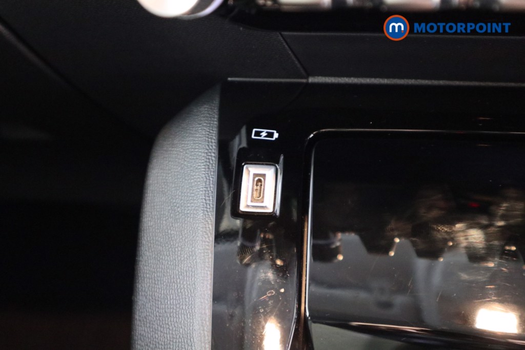 Peugeot 208 Allure Manual Petrol Hatchback - Stock Number (1619912) - 9th supplementary image