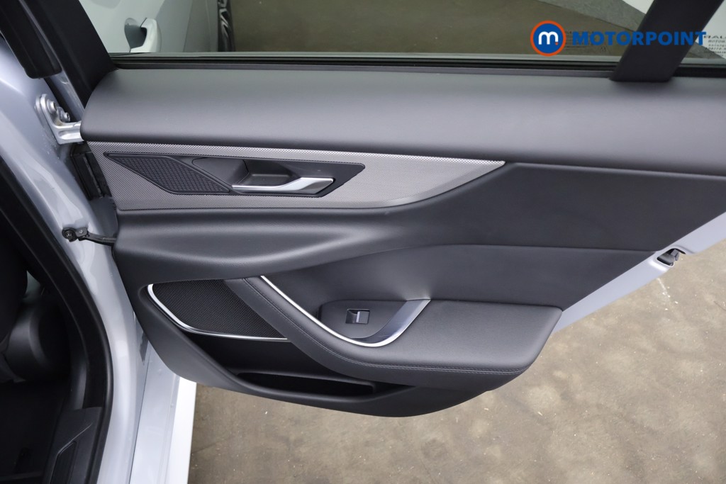 Jaguar XE R-Dynamic S Automatic Diesel Saloon - Stock Number (1620486) - 13th supplementary image
