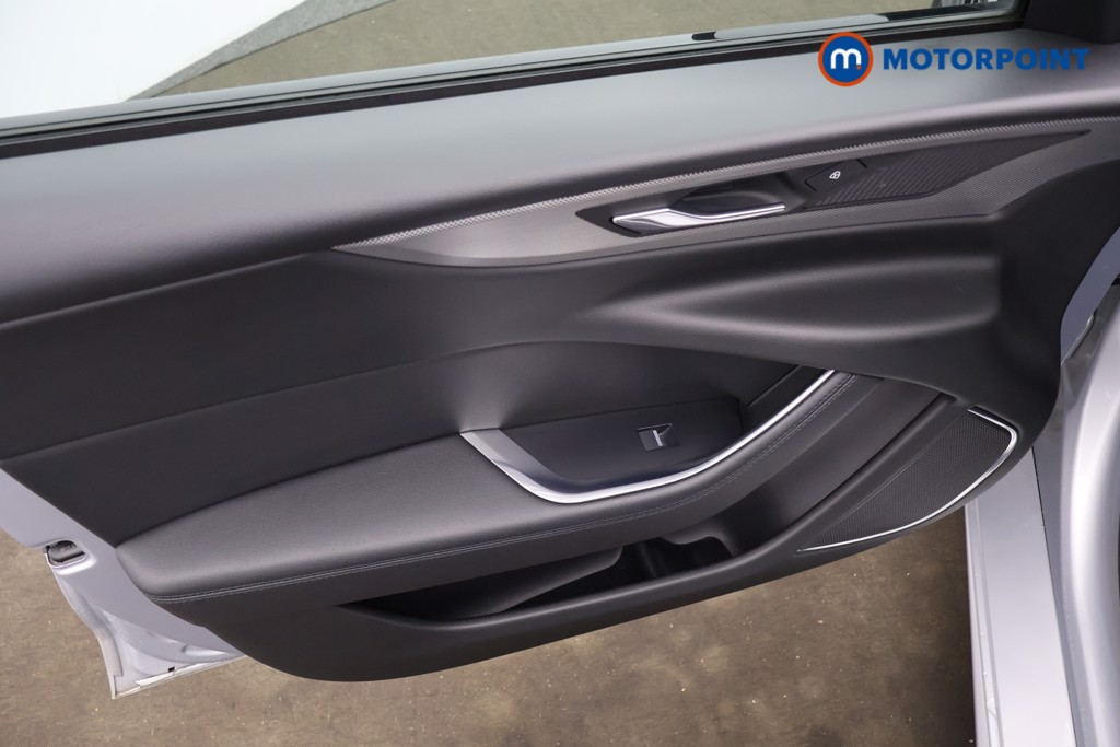 Jaguar XE R-Dynamic S Automatic Diesel Saloon - Stock Number (1620486) - 18th supplementary image