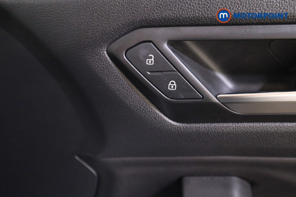 Volkswagen T-Roc R-Line Automatic Petrol SUV - Stock Number (1620509) - 13th supplementary image